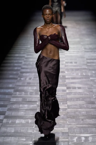 Look 13